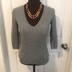 Gap gray V-neck cable knit top Sz S
